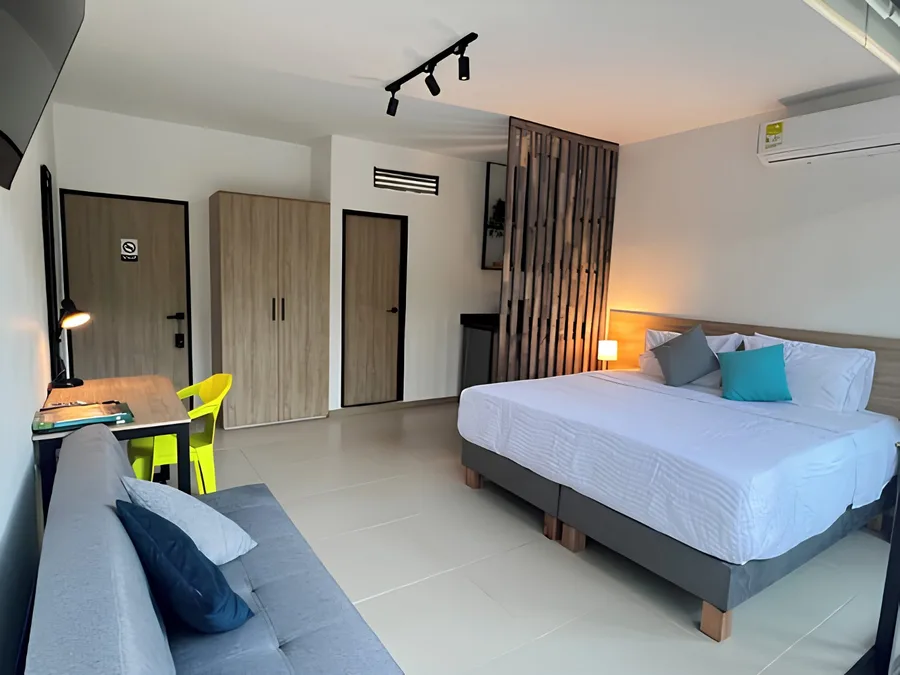 Suite Ejecutiva con Balcón